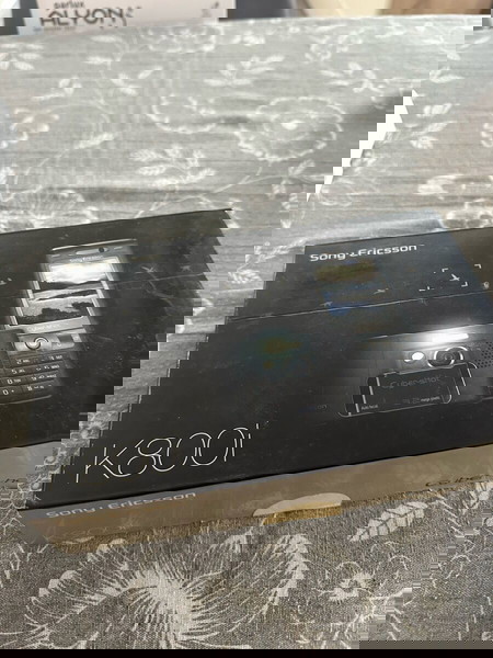Sony Ericsson k800i with Original packaging
