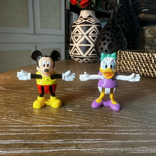 Διάφορες συλλεκτικές φιγούρες Disney, 12 τεμάχια και 1 συλλεκτικό κλειδί