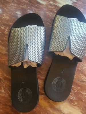 A.L.E. sandals size 40 like new, black and silver
