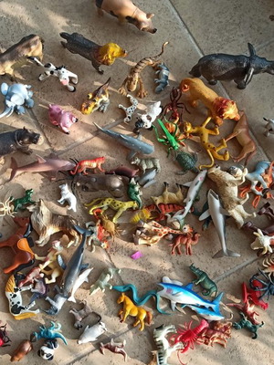 Animal figures new, set of over 150, various sizes and types