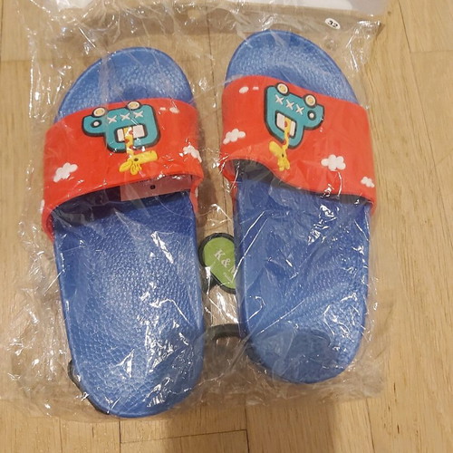 Children's flip flops new, size 32