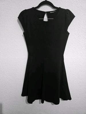 Black short dress like new with open waist