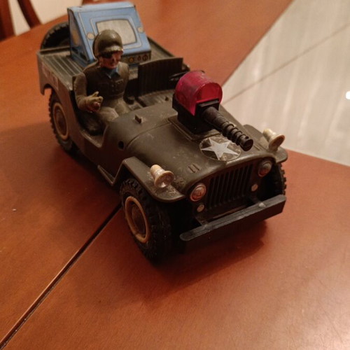 Lyra Jeep 1970 vintage toy, used with missing parts
