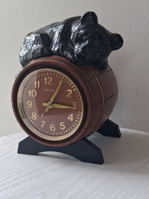 Molnija wind-up table clock with bear figure