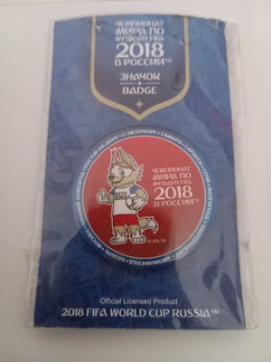 2018 FIFA World Cup Russia Football Pin, new, blue pose