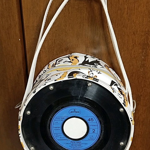 Single bag used with small wallet