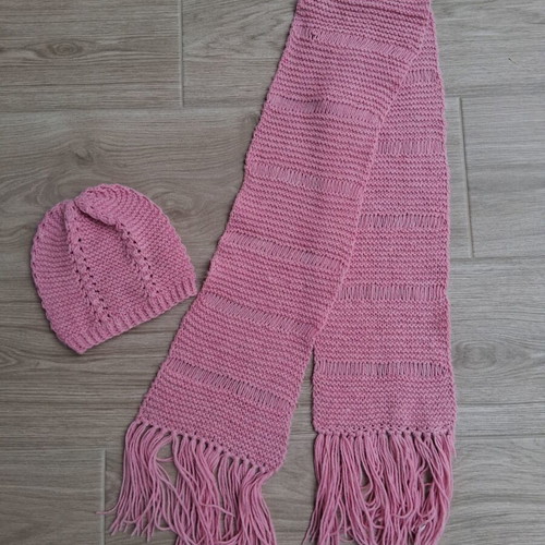 Hat and scarf set like new, handmade, pink