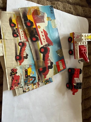 642 LEGO Classic Town Tow Truck and Car vintage set