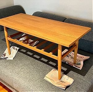 Ξύλινο τραπέζι σαλονιού Σκανδιναβικού στυλ