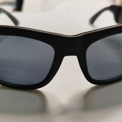 Smart sunglasses new with Bluetooth, headphones, and microphone