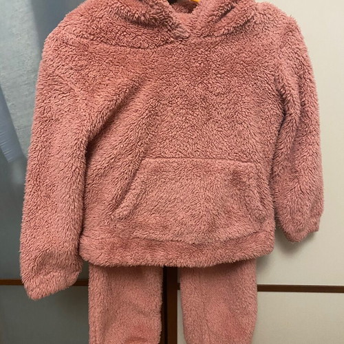 Girls' tracksuit set 4-5 years like new, pink furry fabric