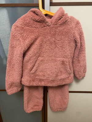 Girls' tracksuit set 4-5 years like new, pink furry fabric