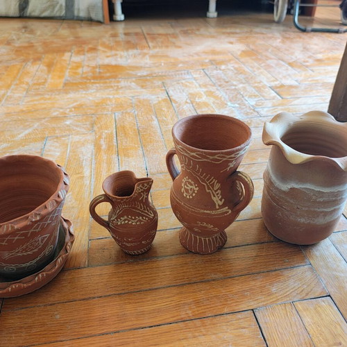 Various decorative items used, set