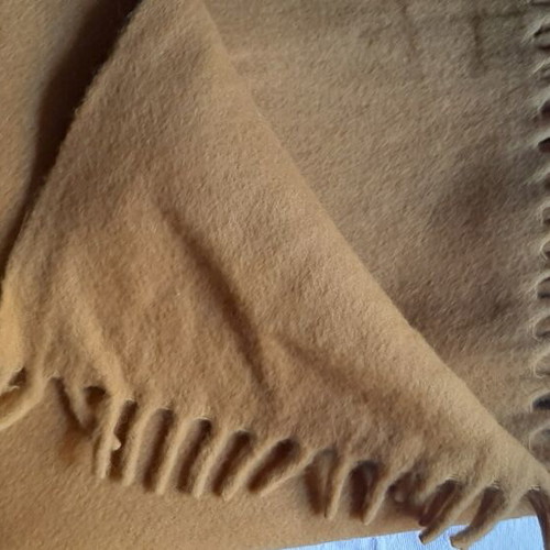Wool Blanket like new 180×220 cm, green and camel colors, pack of 2