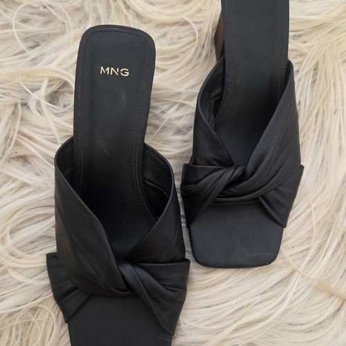 Mango Kurku Black Leather Twist Knot Mules like new