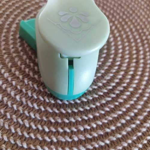 Corner Paper Punch new, ideal for crafts and scrapbooking