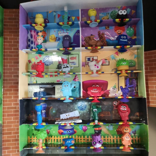 Stikeez Happy Home collection 2020, like new, 98% complete