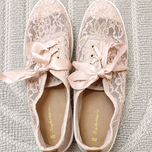 Joy & Mario sneakers size 39 like new, dusty pink lace with satin laces