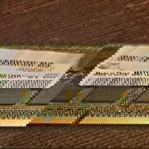 Δύο μνήμες RAM DDR3 2GB 1066MHz για laptop.