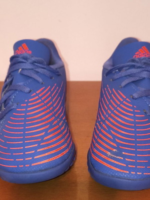 Ποδοσφαιρικά παπούτσια Adidas Predator Edge σαν καινούργιο, νούμερο 34