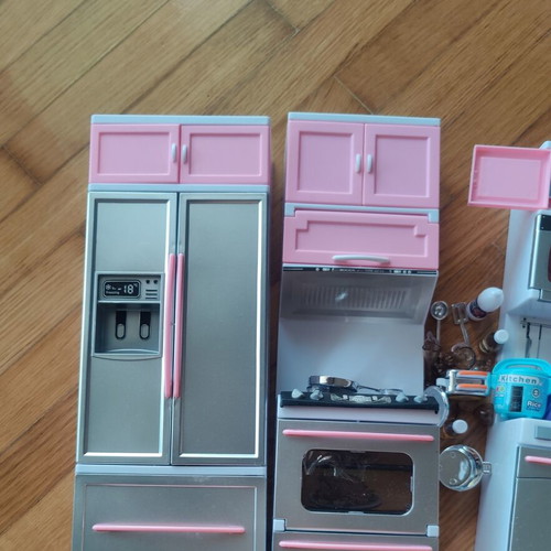 Betty kitchen set like new