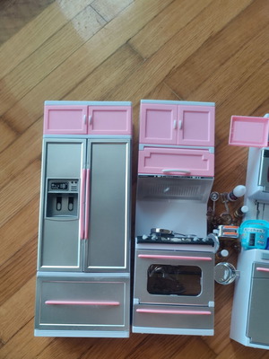 Betty kitchen set like new