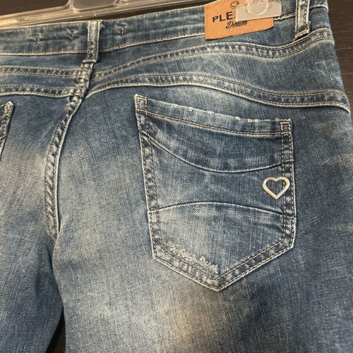 Please women's denim jeans large like new, blue