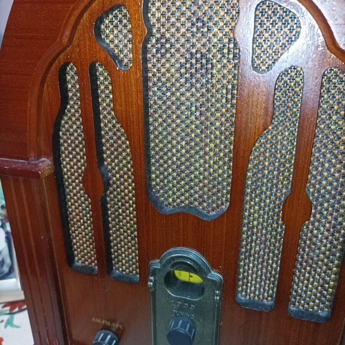 Vintage Crosley Retro AM/FM wooden radio like new