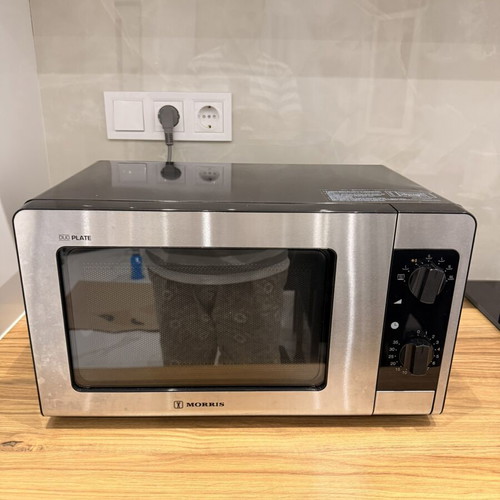 Morris microwave oven used in excellent condition