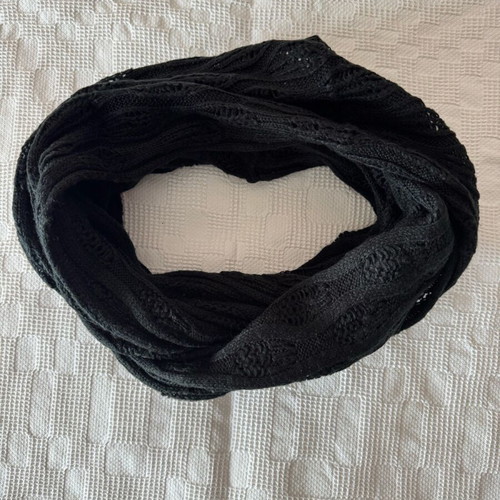 Black double neck scarf like new