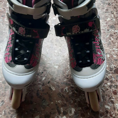 Athlopaidia roller skates like new, adjustable sizes 34-37
