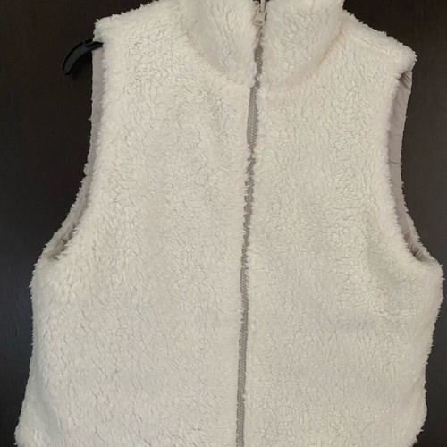 No Boundaries Reversible Sleeveless Vest new, size medium