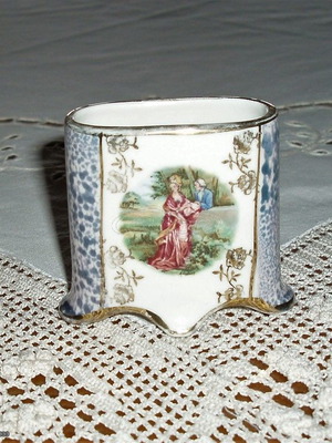 Декоративен порцеланов калъф за цигари Kerafina Porzellan Bavaria Germany 1950-60 употребяван