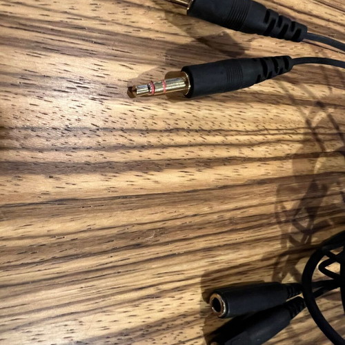 3.5 mm audio extension cable used (microphone and speakers or headset)