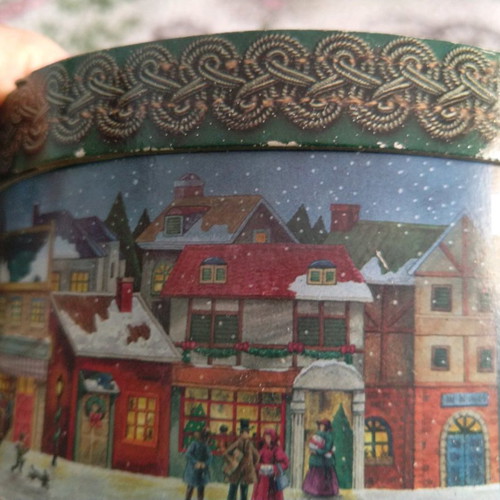 Hard cardboard box diameter 16