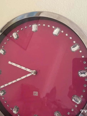Analog wall clock like new