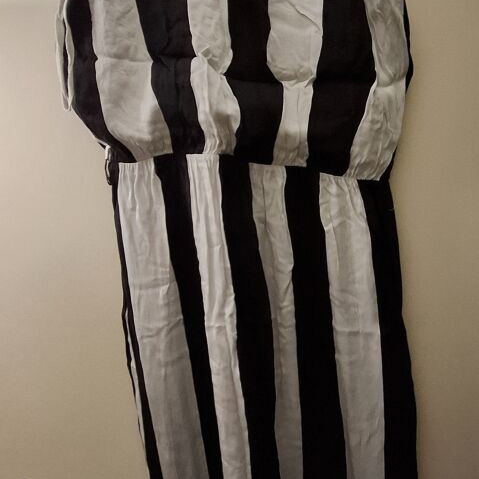 Summer cotton dress with unique strap design, black and white