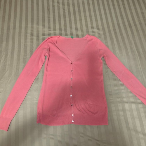 Cardigan United Colors of Benetton coral color used with button wear