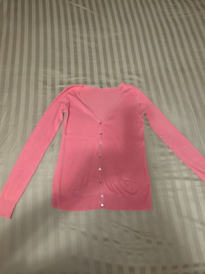 Cardigan United Colors of Benetton coral color used with button wear