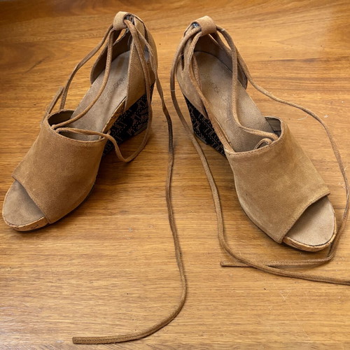 Aerosoles brown suede leather sandals like new, size 41