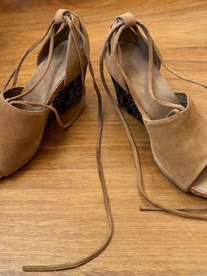 Aerosoles brown suede leather sandals like new, size 41