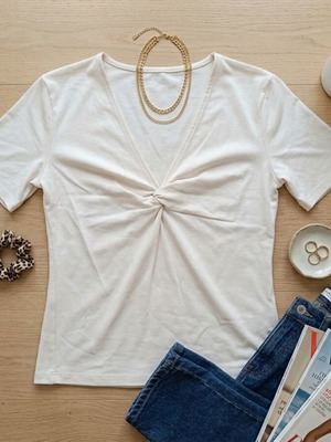 Off-white short-sleeve blouse with V-neck and front knot like new, size M