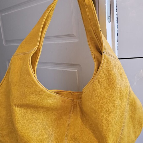 Italy leather shoulder bag used, yellow