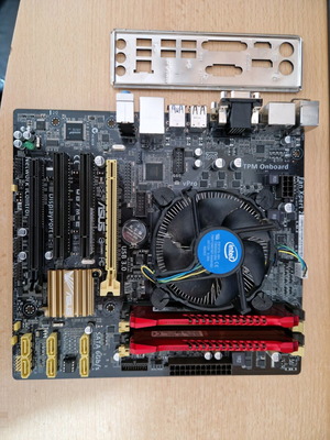 Asus Q87M-E μητρική με i5 4460 και 2x4GB HyperX RAM μεταχειρισμένη