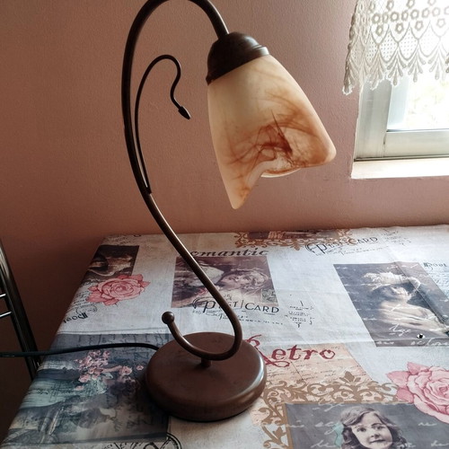 Table lamp with opaline glass like new