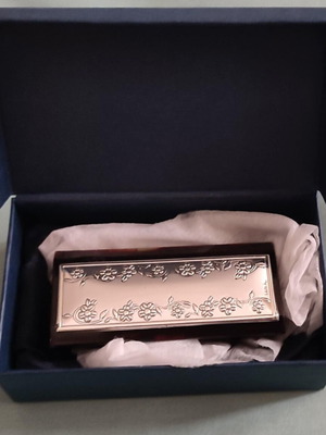 Vintage lipstick case like new with silver-plated metal plate and box