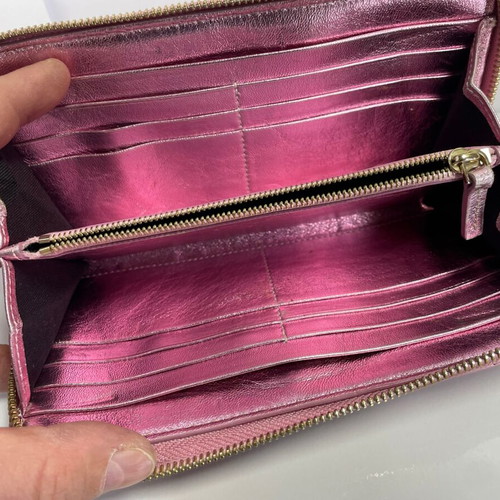 Versace leather wallet like new, pink