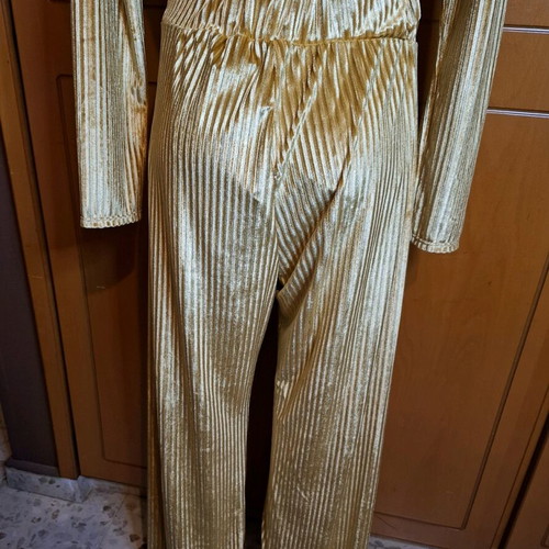J. mood Italian set 2 pieces new, gold color, size S-M