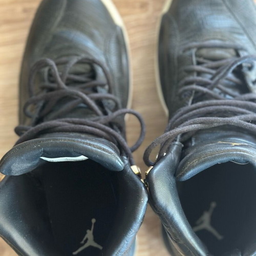 Air Jordan 13 Black Leather Athletic Shoes like new, size 40