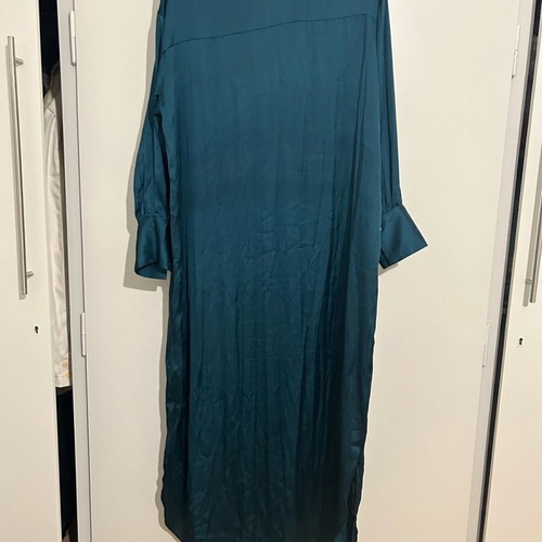 Zara satin-type petrol dress like new without belt